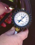 150px-Tire_pressure_gauge_603.jpg