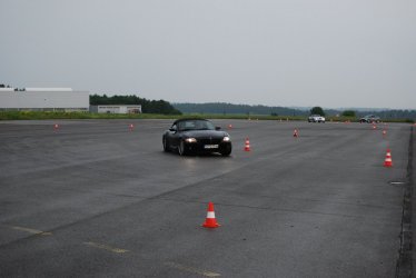 Airfield Neuhausen (4).JPG