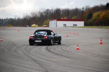 Airfield Neuhausen (21).jpg