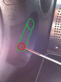 01 1564 Motorhaubenentriegelung.JPG