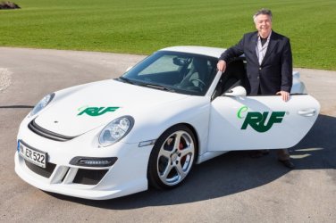 Alois-Ruf-mit-dem-von-ihm-entwickelten-eRuf.jpg