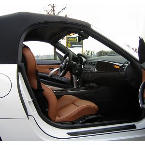 Z4 2.5si weiss, sattelbraun