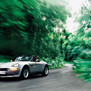 z8_frontSide_grigia2_wallpaper