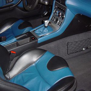 Innenraum blau schwarz