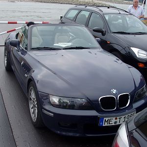 Ein schwimmendes Auto