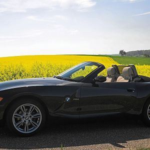Z4 im Feld - Seitenansicht