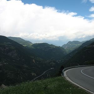 Blick von alter Brennerstraße auf die Brenner-Autobahn