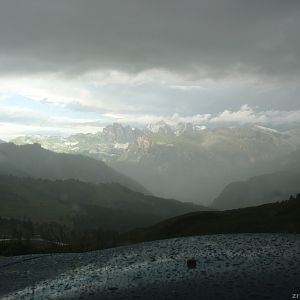 Am passo Sella ein kurzer Hagel-Schauer