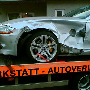 Ja da geht er hin mein z4 3l kompressor und brembo