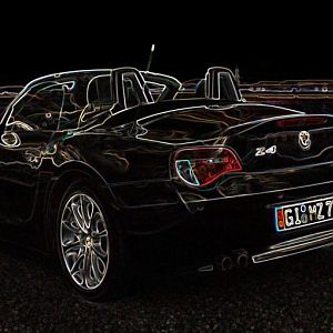 Zetti im 'glowing edge' Design
