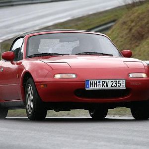 MX-5 auf der Nordschleife bei Nässe