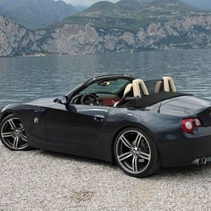 **Sunseeker** goes Quantum of Solace