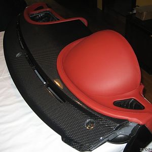 Carbon Amaturenbrett mit Abgenähten Leder