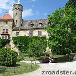 vor Schloß Hohenstein