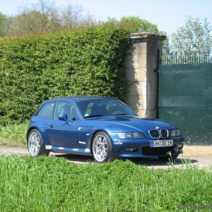 BMW Z 3 Coupe 3.0 ( Topas-blau ) .