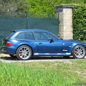 BMW Z 3 Coupe 3.0 ( Topas-blau ) .