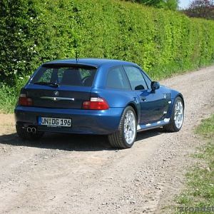 BMW Z 3 Coupe 3.0 ( Topas-blau ) .