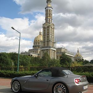 Z4 vor Basilika in Lichen (Polen)