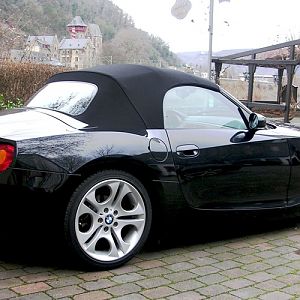 425i