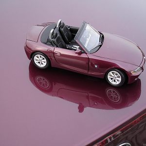 Z4 Modell Merlotrot 1:18