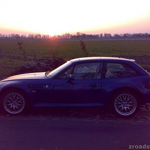 Die Sonne geht auf im platten Land