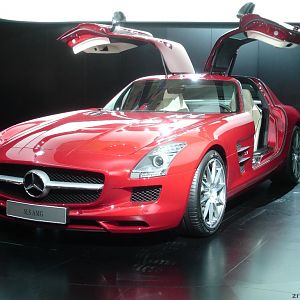 SLS von vorne