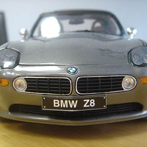 mitgeliefertes Z8 Modell