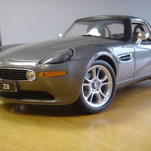 mitgeliefertes Z8 Modell