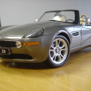 mitgeliefertes Z8 Modell