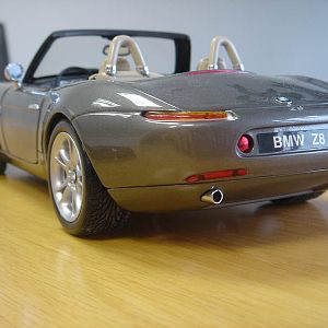 mitgeliefertes Z8 Modell