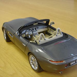mitgeliefertes Z8 Modell