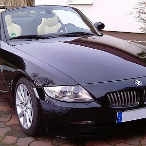 Z4_3_0Si