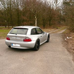 Radialspeiche_32_7_5_und_9_x_17_schwarz_2_