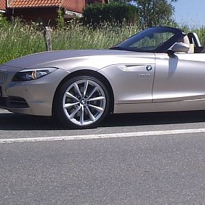 alois_buecker_elena_buecker_bmw_z4_s-drive_35i-layby