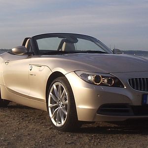 alois_buecker_elena_buecker_bmw_z4_s-drive_35i_3_6_12-02