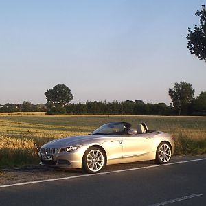 july_25th_2012_elena_buecker_alois_buecker_bmw_z4_35i_orion_roadster_layby6