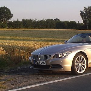 july_25th_2012_elena_buecker_alois_buecker_bmw_z4_35i_orion_roadster_layby8