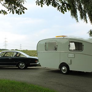 Fiat-Ghia 2300 S Coupé mit Dethleffs Hubdach-Globetrotter Bj. 1958