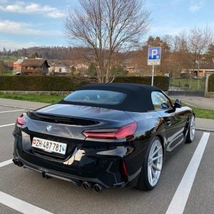 Z4M40I.jpg