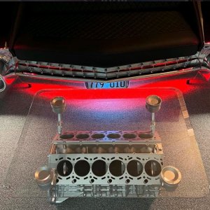 V12 Motortisch.jpg