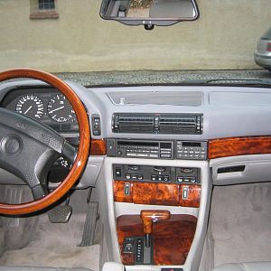 BMW 750iA E32