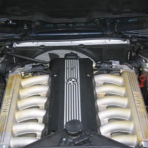 BMW 750iA E32