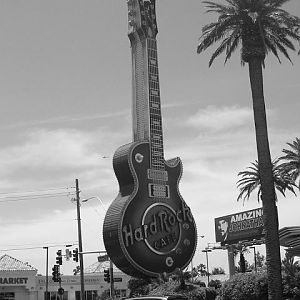 Hard_Rock_Cafe_Guitar_Las_Vegas