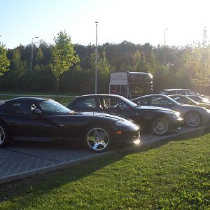 Sportwagen im Sonnenuntergang