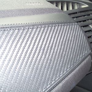 neue Interieurleisten Leder/Carbonstruktur