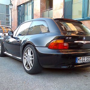 Mein ZX3QP dank B6 + H&R-Federn ;-))...das muss sich noch setzen....