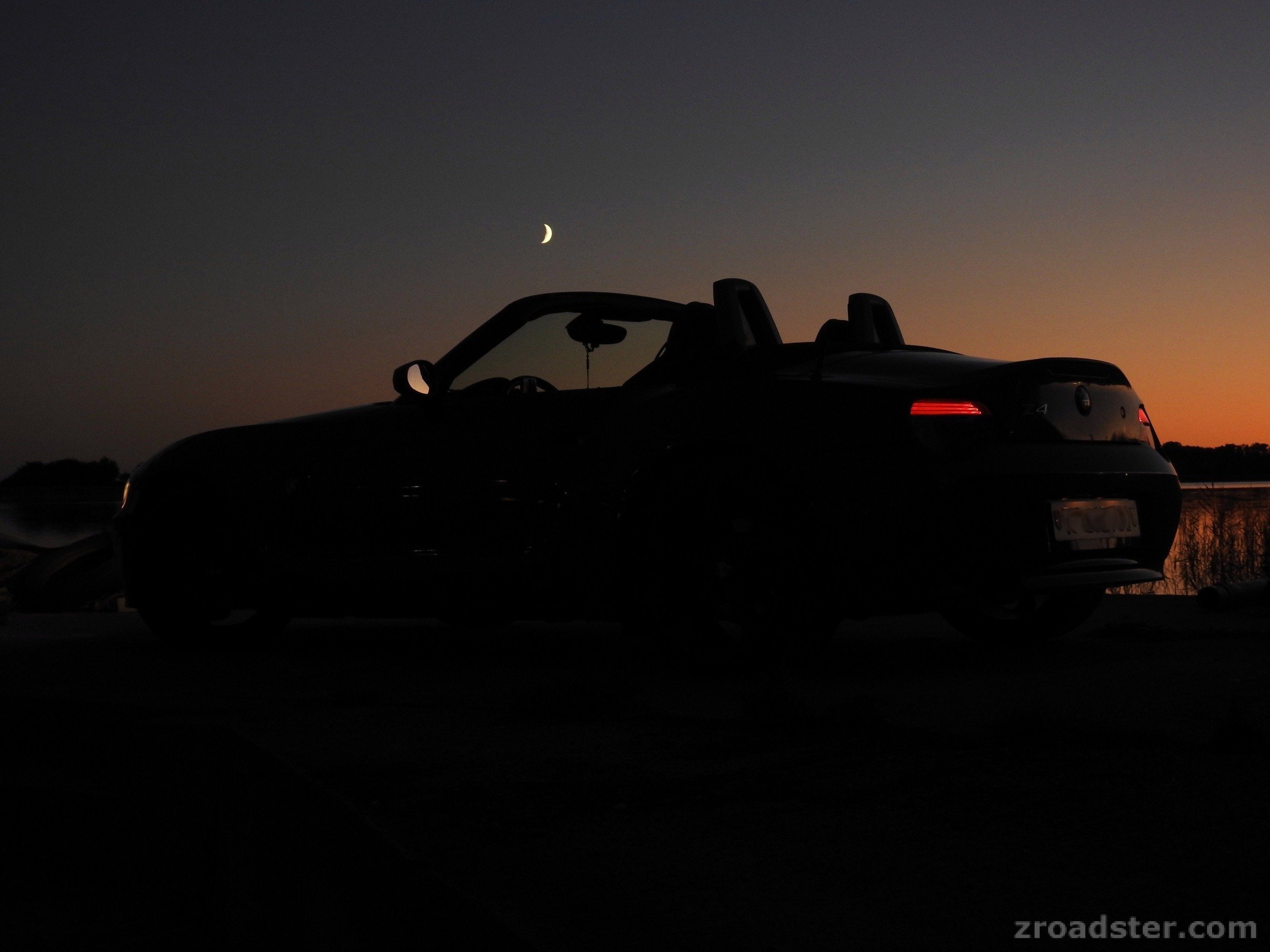 2.5si by night