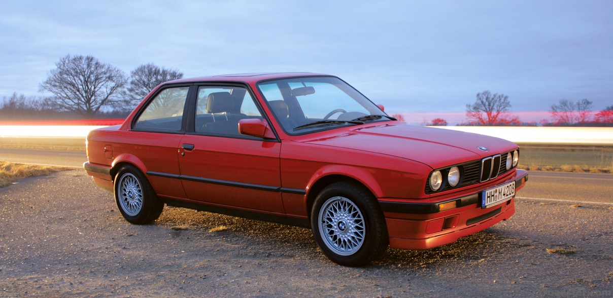 318iS E30