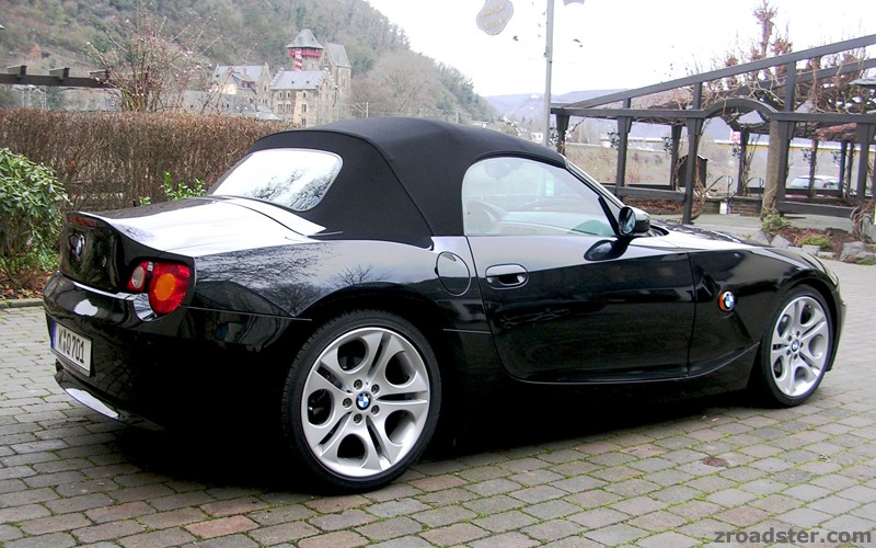 425i