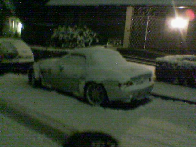 6:30Uhr in Velbert. knapp 6cm Neuschnee